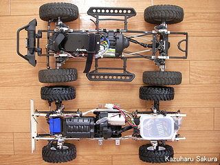 Axial(アキシャル)・SCX10・ジープ ラングラー G6 製作記 ～ SCX10 と ソウバック（SAWBACK） のシャーシ比較 ～ ホイールベース、シャーシの長さ